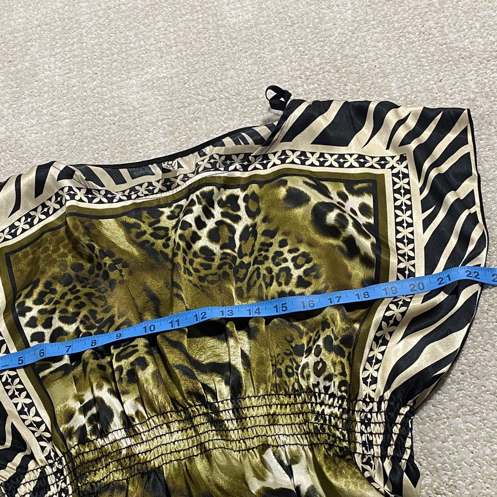 Chic Animal Print Blouse with Zebra Accents - Picture 16 of 16